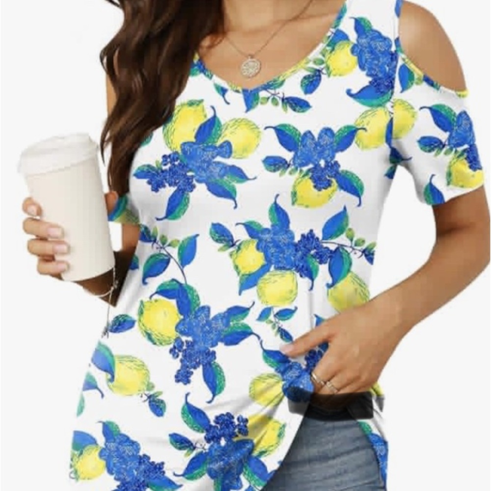 NWOT.Cathy’s Vneck Cold Shoulder Top SizeM